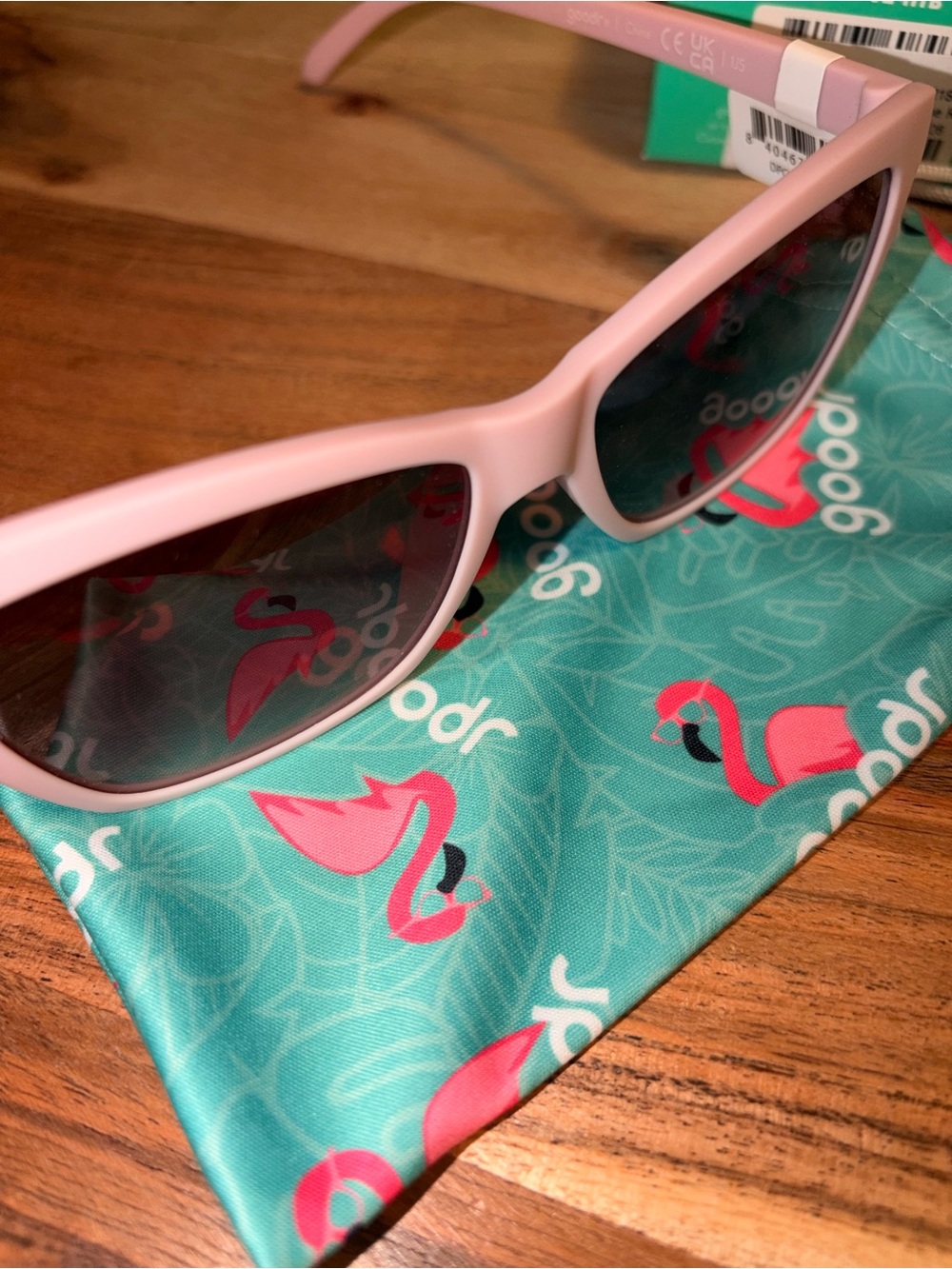 Goodr Women's Pink Sunglasses - Rose Retail Therapy Pop G NWT w/ cleaning pouch - Picture 4 of 9